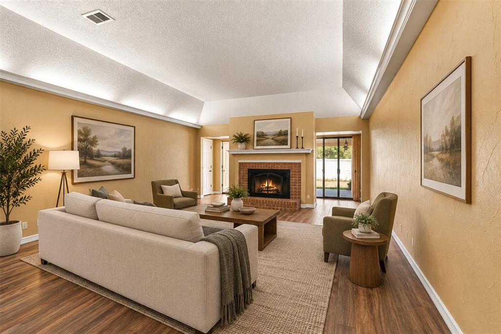 3904 Shady Valley Drive Property Photo 5