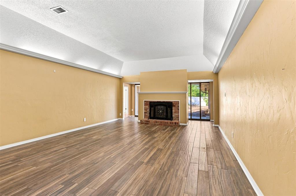 3904 Shady Valley Drive Property Photo 7