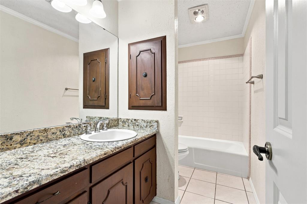 3904 Shady Valley Drive Property Photo 19