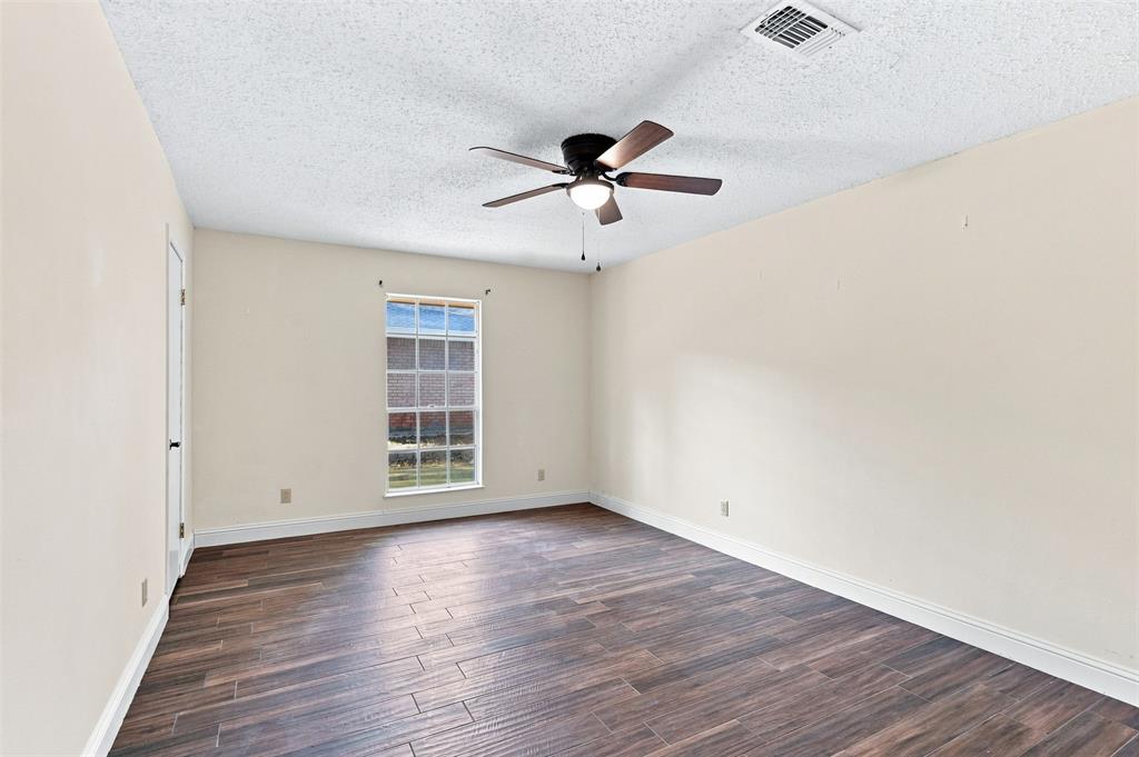 3904 Shady Valley Drive Property Photo 20
