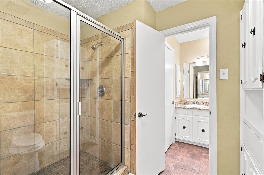3904 Shady Valley Drive Property Photo 26