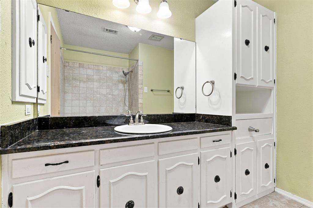 3904 Shady Valley Drive Property Photo 29