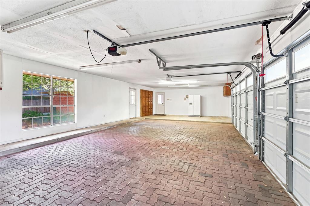 3904 Shady Valley Drive Property Photo 32