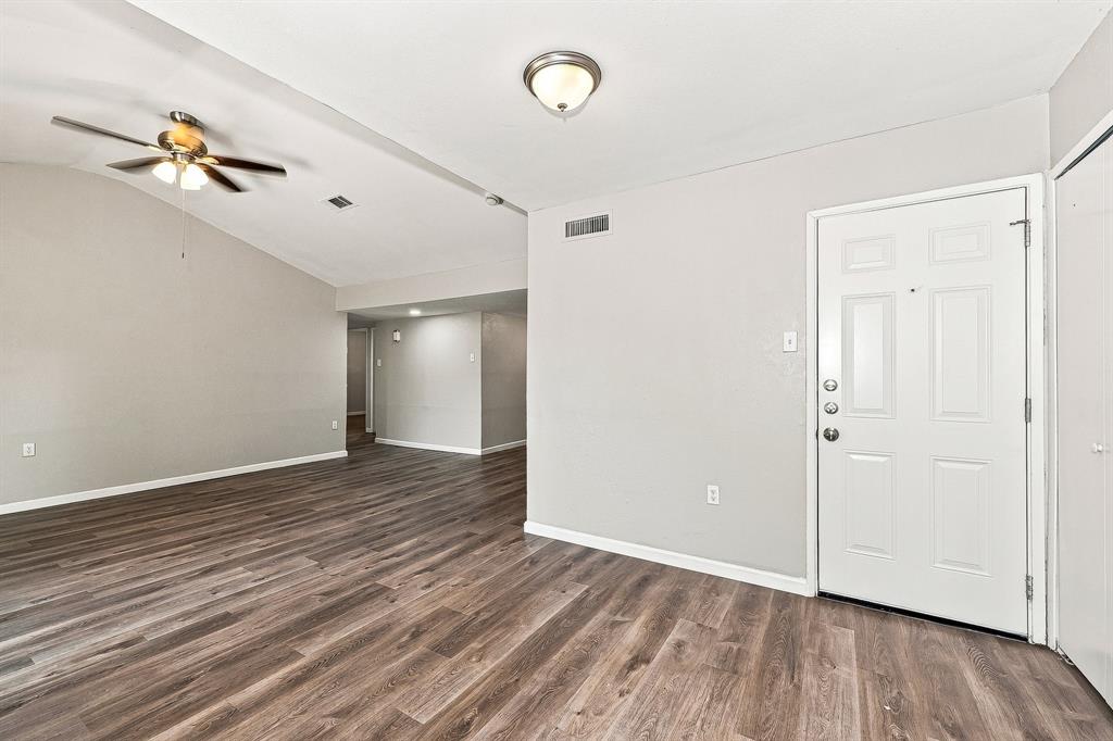 6213 Pine Street Property Photo 4