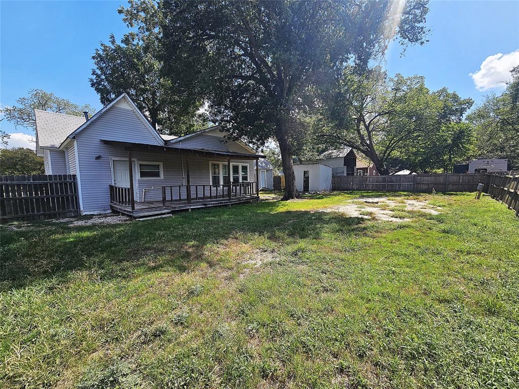 402 E State Street Property Photo 16