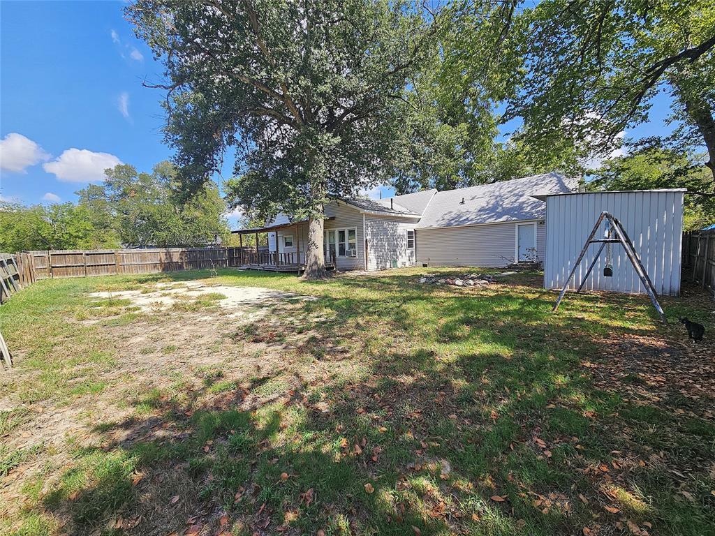 402 E State Street Property Photo 17