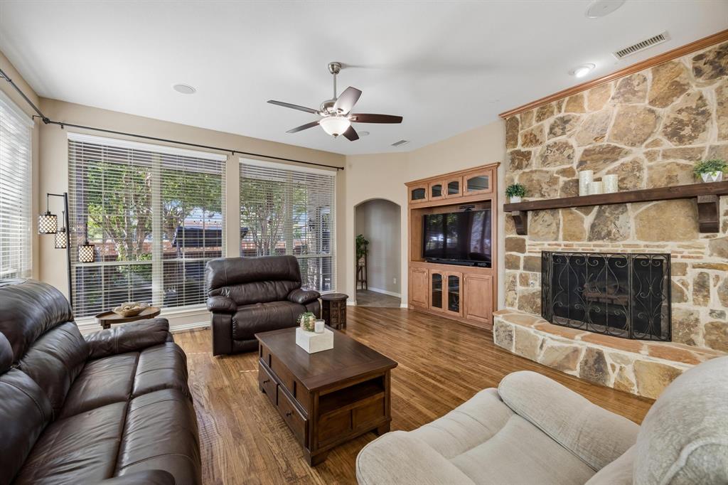 915 Wyndham Way Property Photo 1