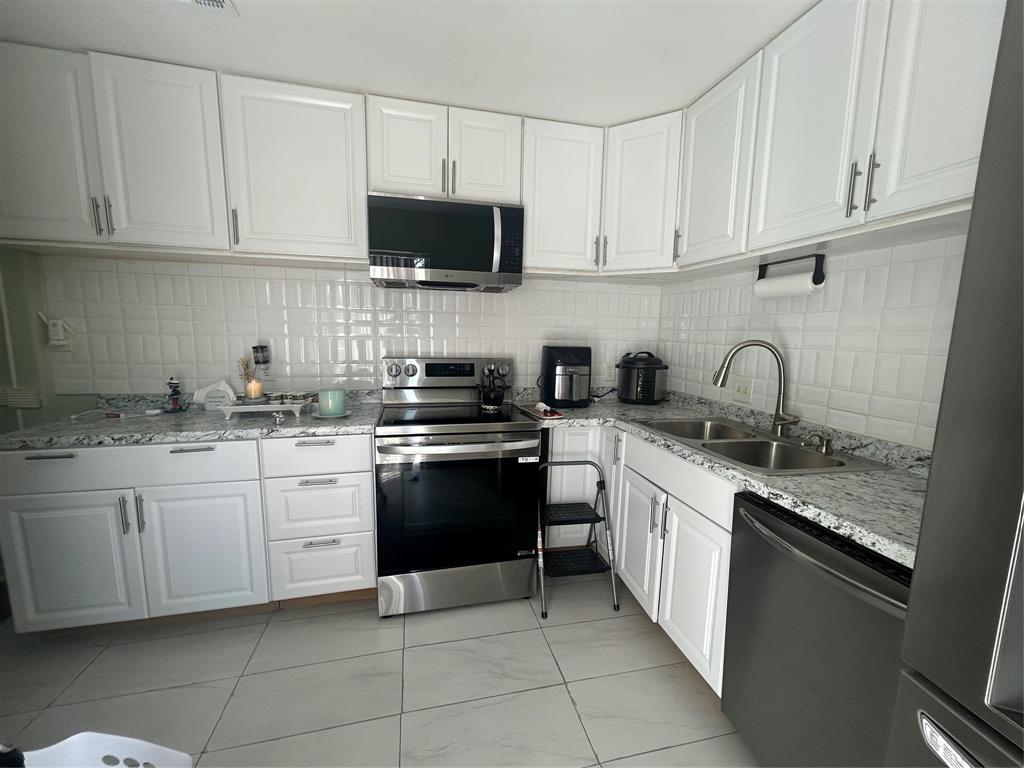 2317 Trellis Place Property Photo 8