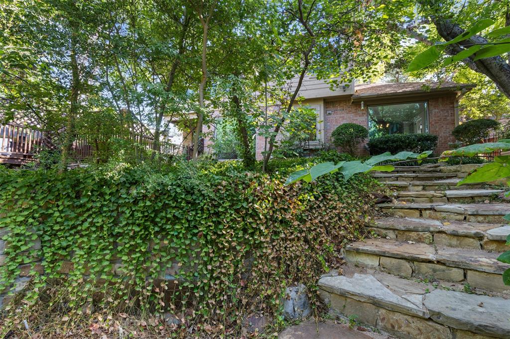 2904 Meadow Glen Drive Property Photo 6