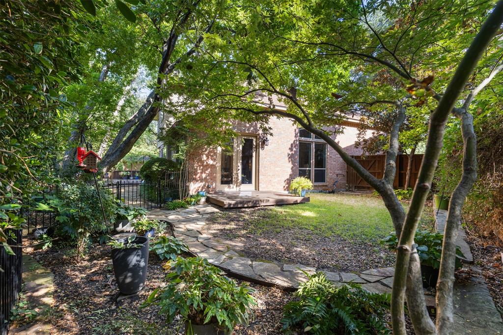 2904 Meadow Glen Drive Property Photo 7