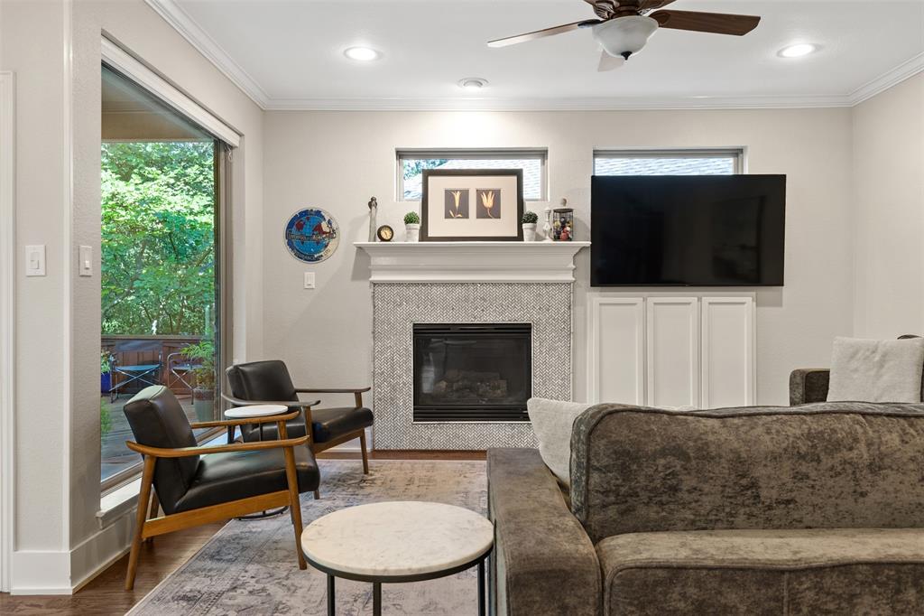 2904 Meadow Glen Drive Property Photo 17