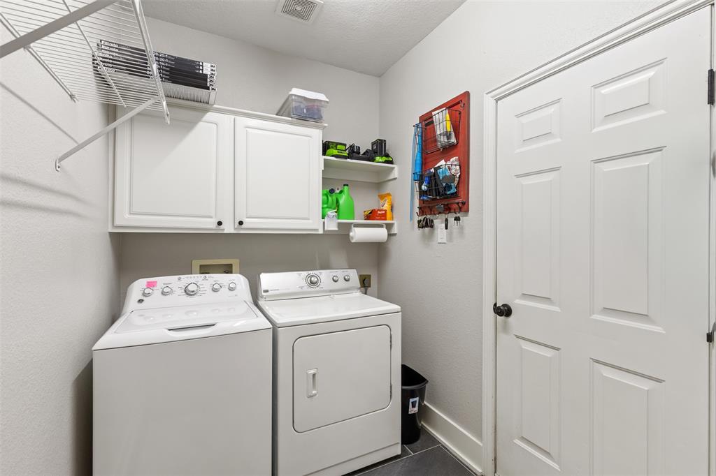2904 Meadow Glen Drive Property Photo 25
