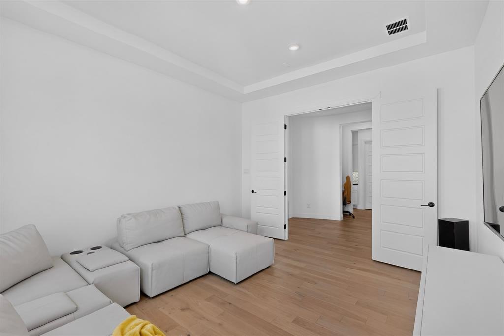 1212 Olive Drive Property Photo 32