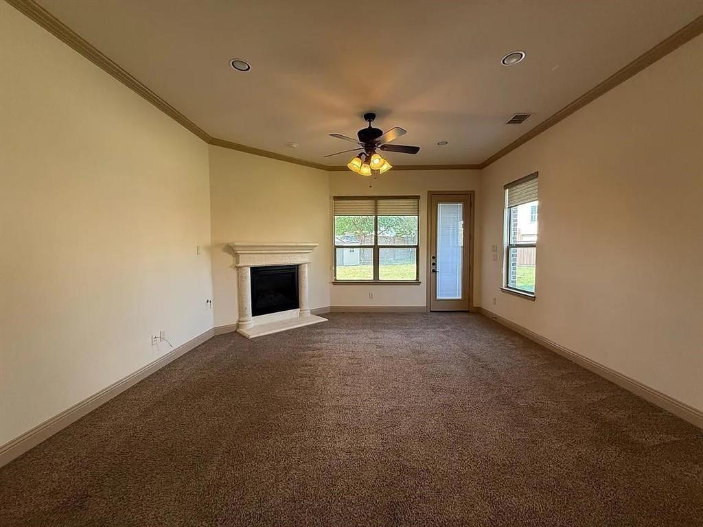 9001 Blue Water Drive Property Photo 10