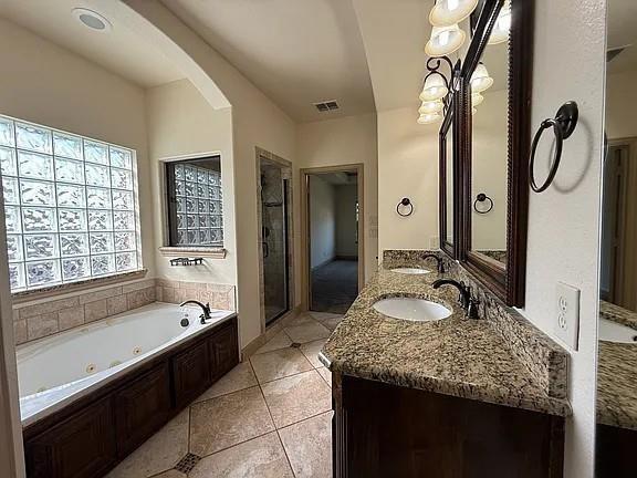 9001 Blue Water Drive Property Photo 12