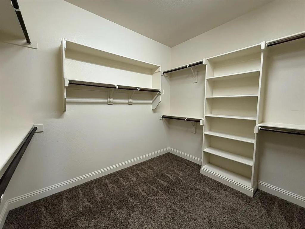 9001 Blue Water Drive Property Photo 22