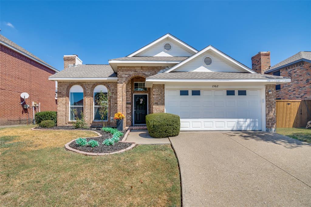 1562 Shalfont Lane Property Photo 1