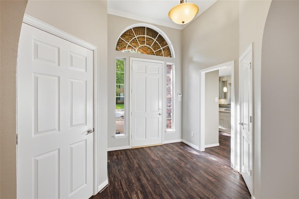 14616 Vintage Lane Property Photo 3