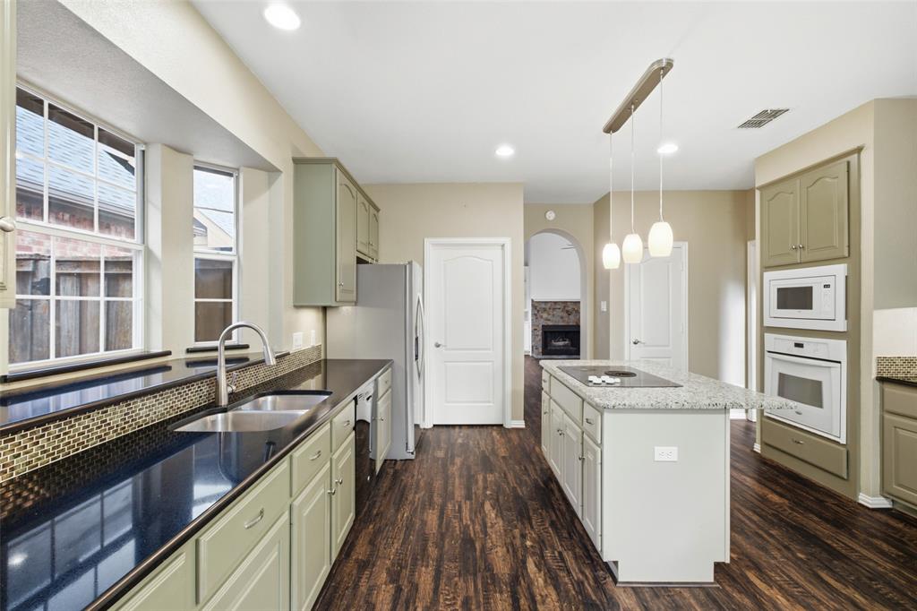 14616 Vintage Lane Property Photo 6