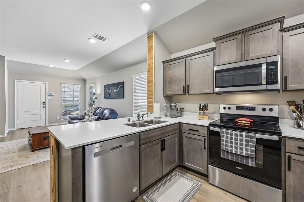 2205 Feeder Way Property Photo 7