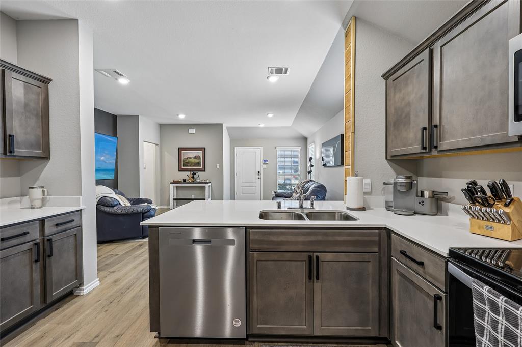 2205 Feeder Way Property Photo 8