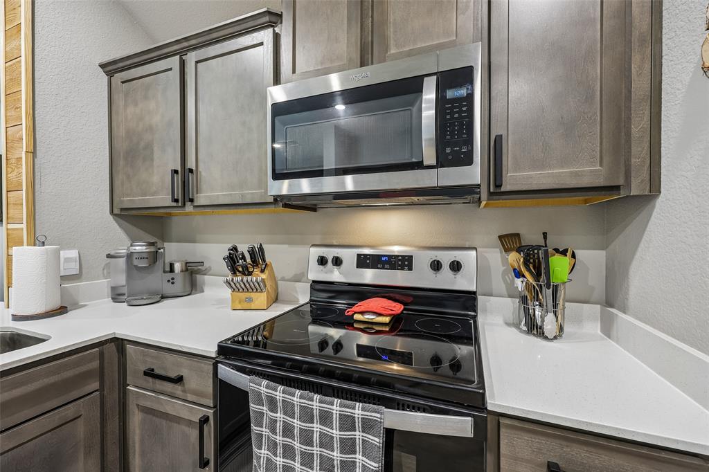 2205 Feeder Way Property Photo 9