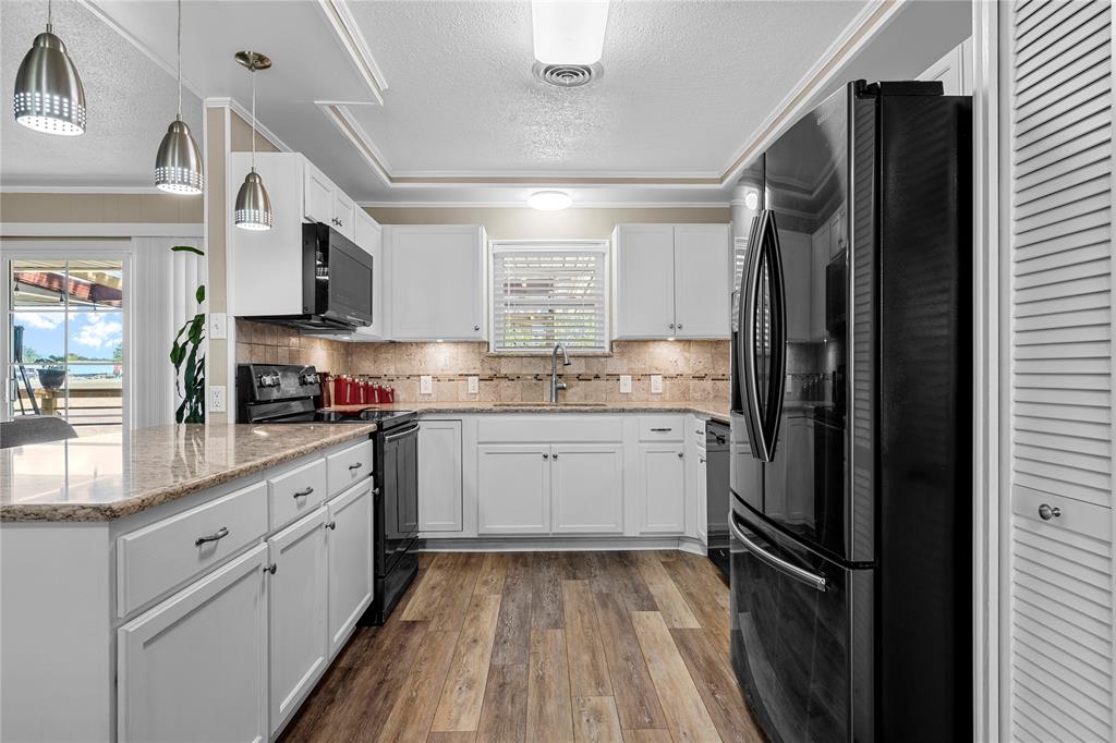 407 E Walnut Street Property Photo 10
