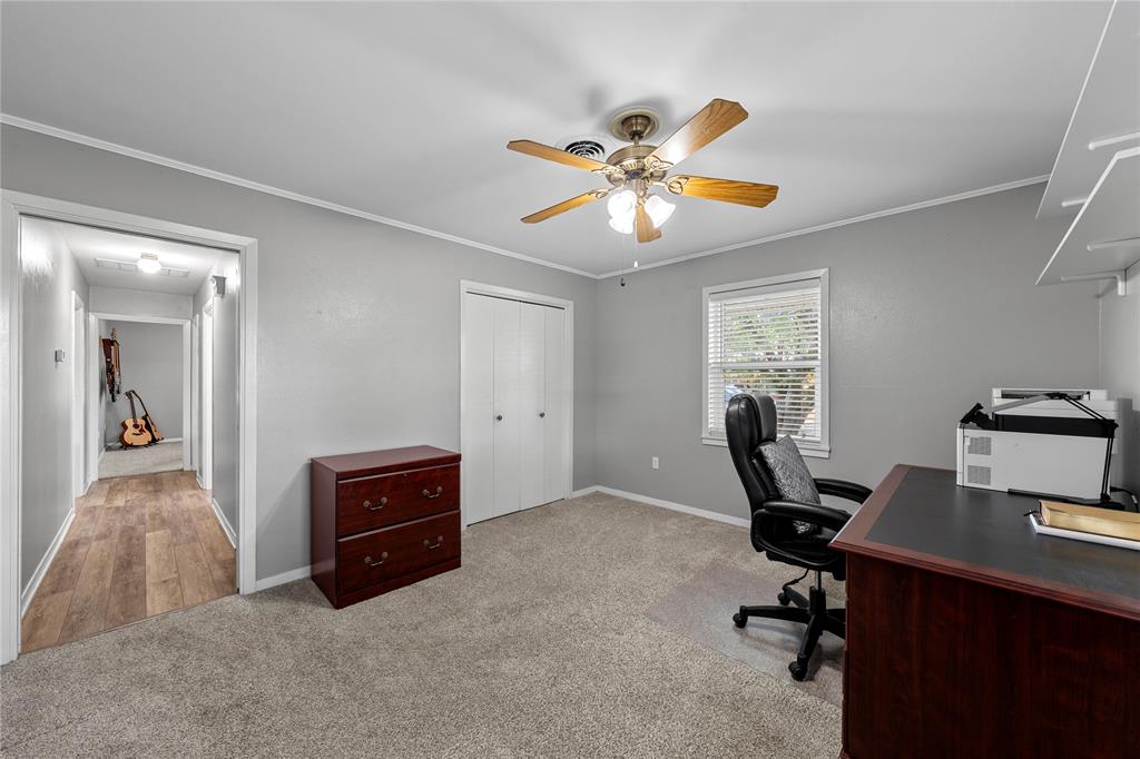 407 E Walnut Street Property Photo 21