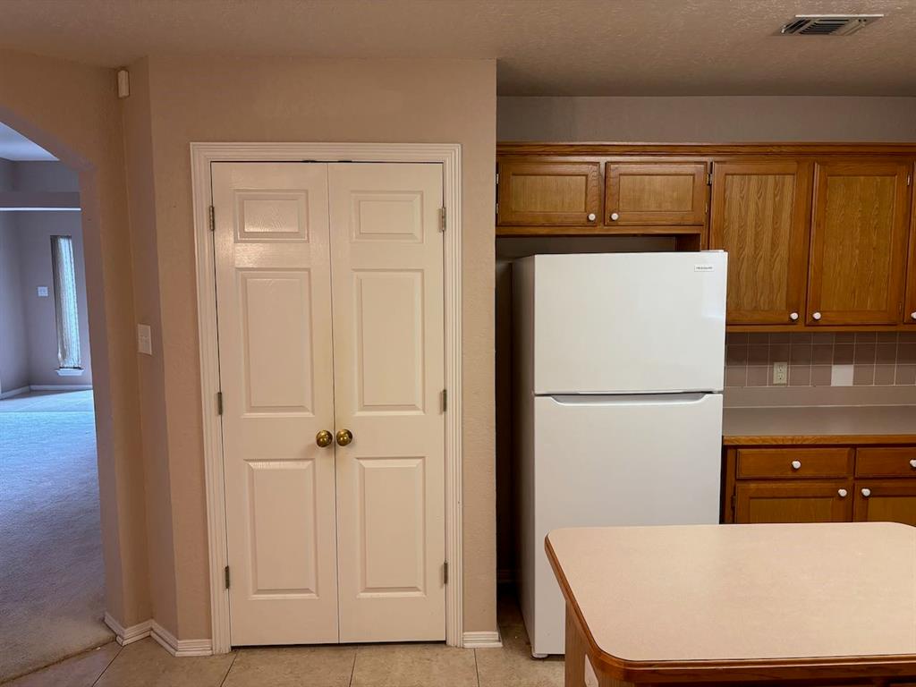 8109 Fox Chase Drive Property Photo 3