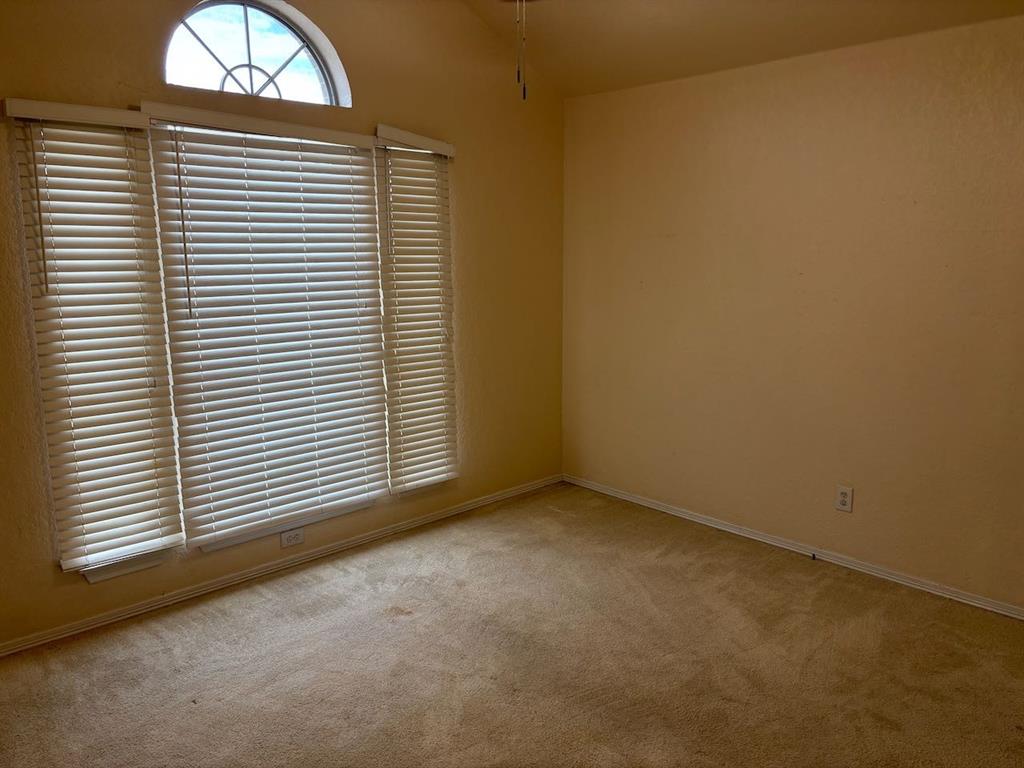 8109 Fox Chase Drive Property Photo 7