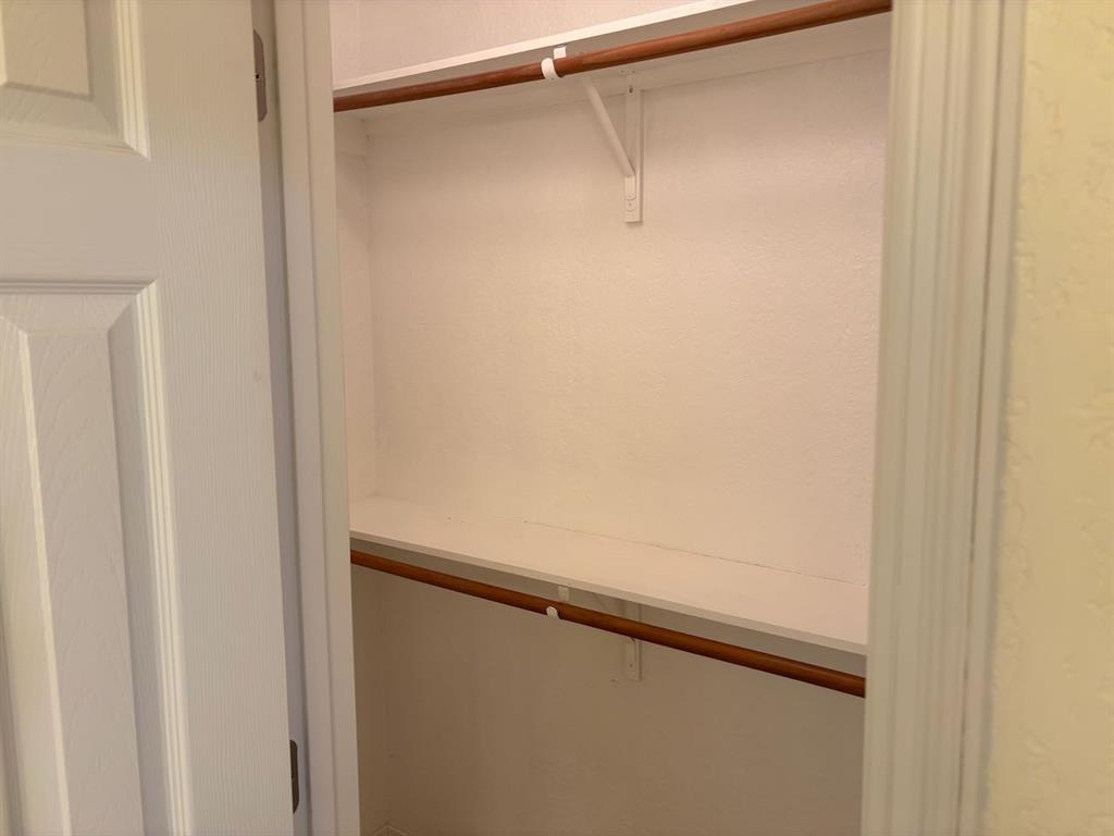 8109 Fox Chase Drive Property Photo 10
