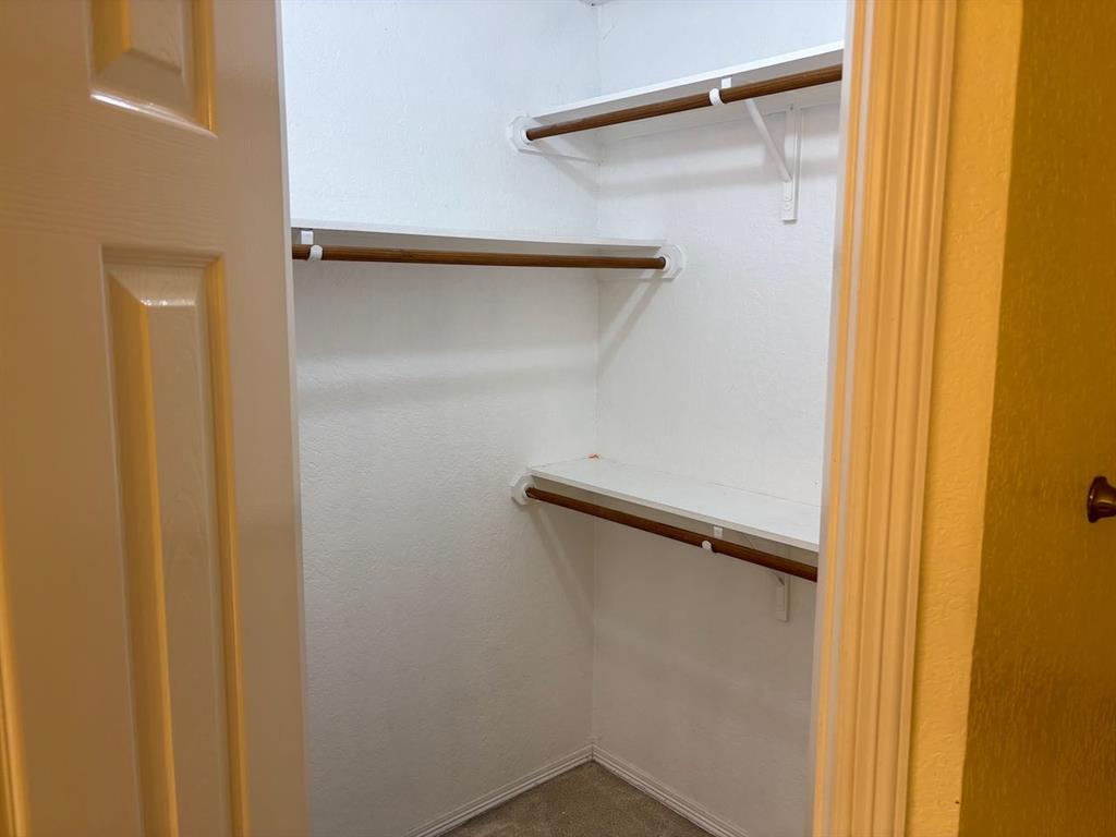 8109 Fox Chase Drive Property Photo 11