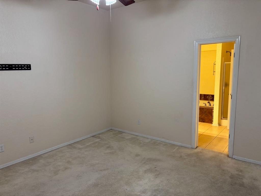 8109 Fox Chase Drive Property Photo 14