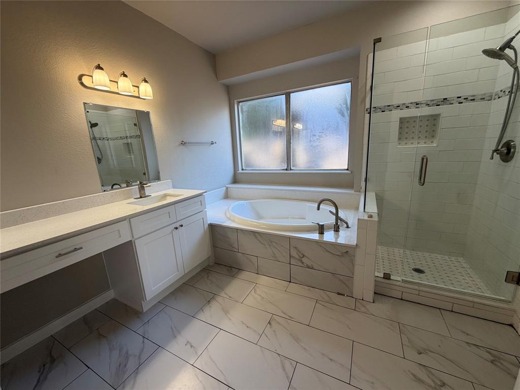 2300 Brooklake Street Property Photo 11
