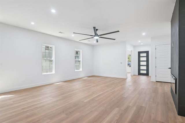 2936 Henry Road Property Photo 4