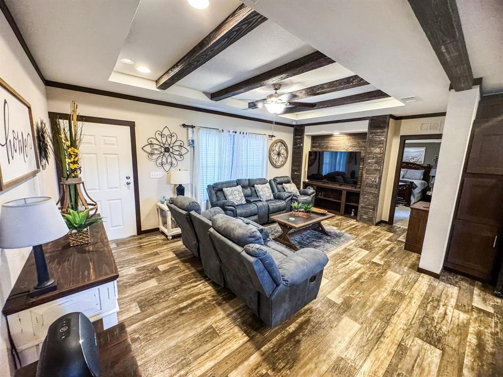 2924 Us-59 Property Photo 6