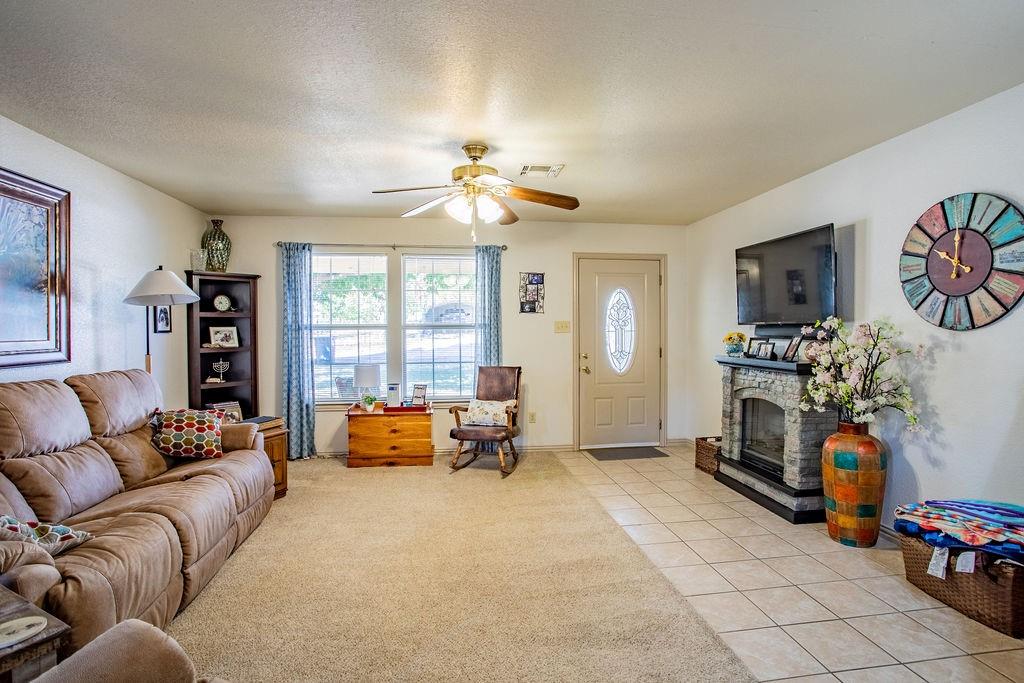 207 Roeser Street Property Photo 2