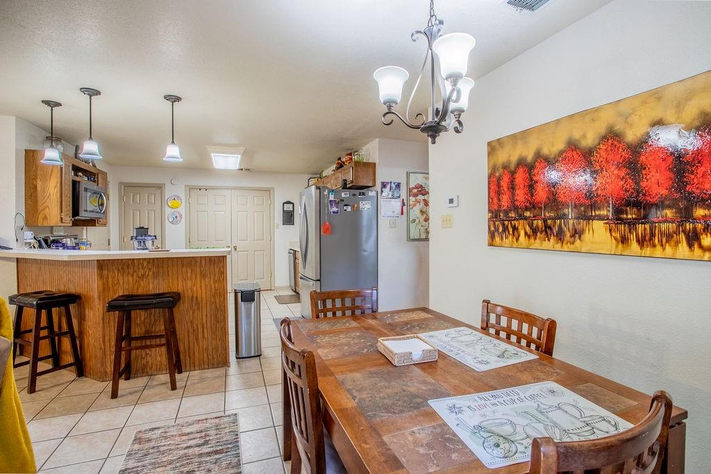 207 Roeser Street Property Photo 4