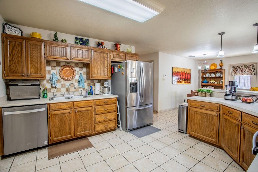 207 Roeser Street Property Photo 6