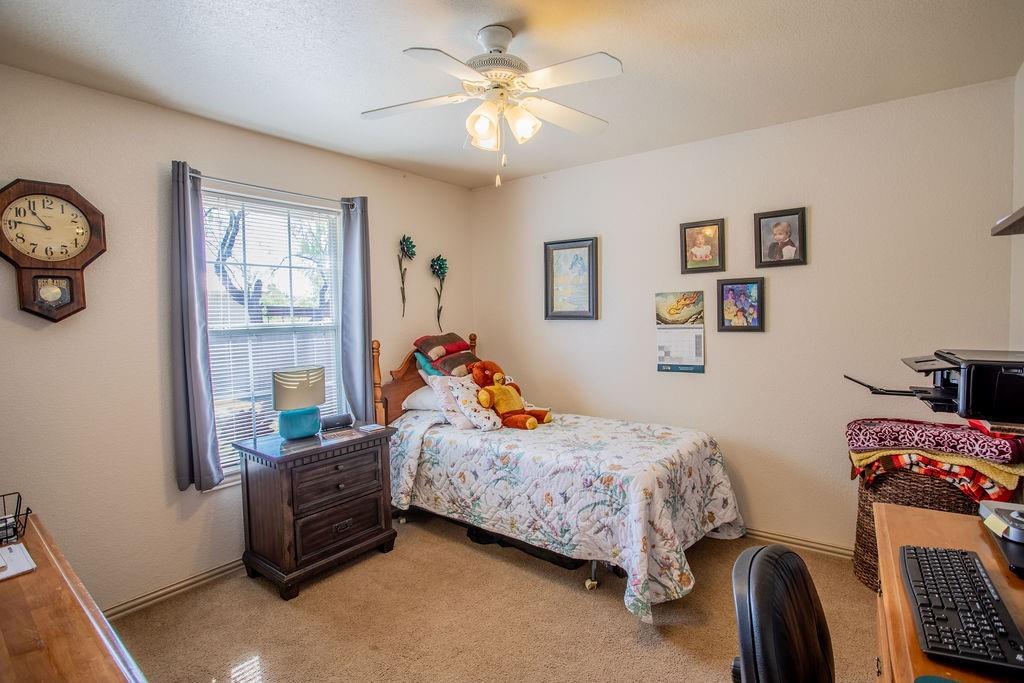 207 Roeser Street Property Photo 12