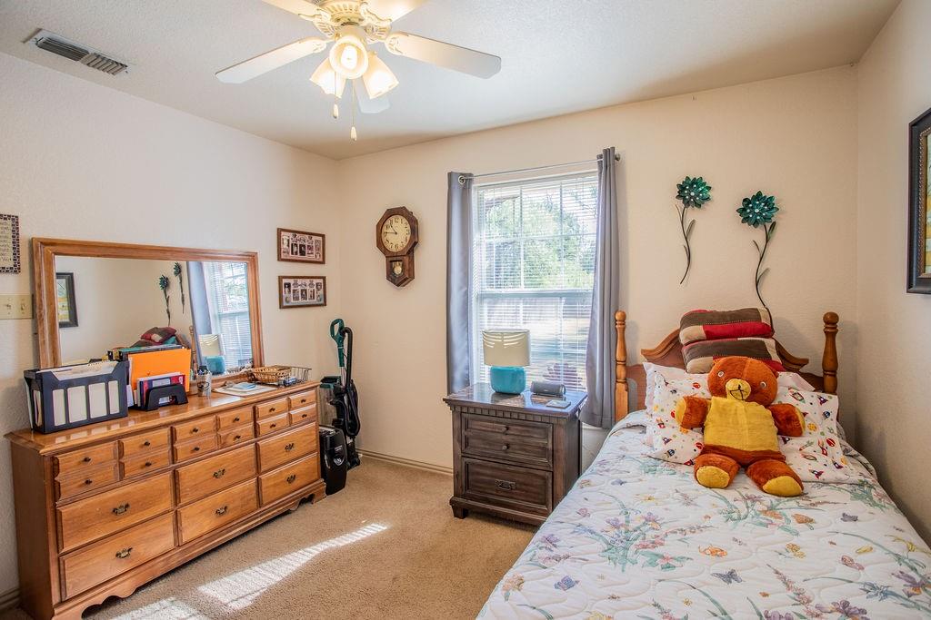 207 Roeser Street Property Photo 13