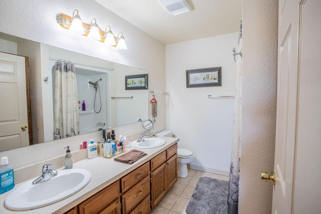 207 Roeser Street Property Photo 17