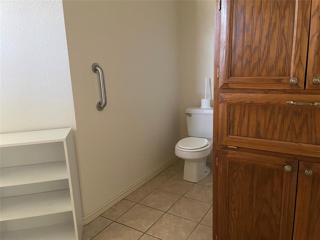 207 Roeser Street Property Photo 32