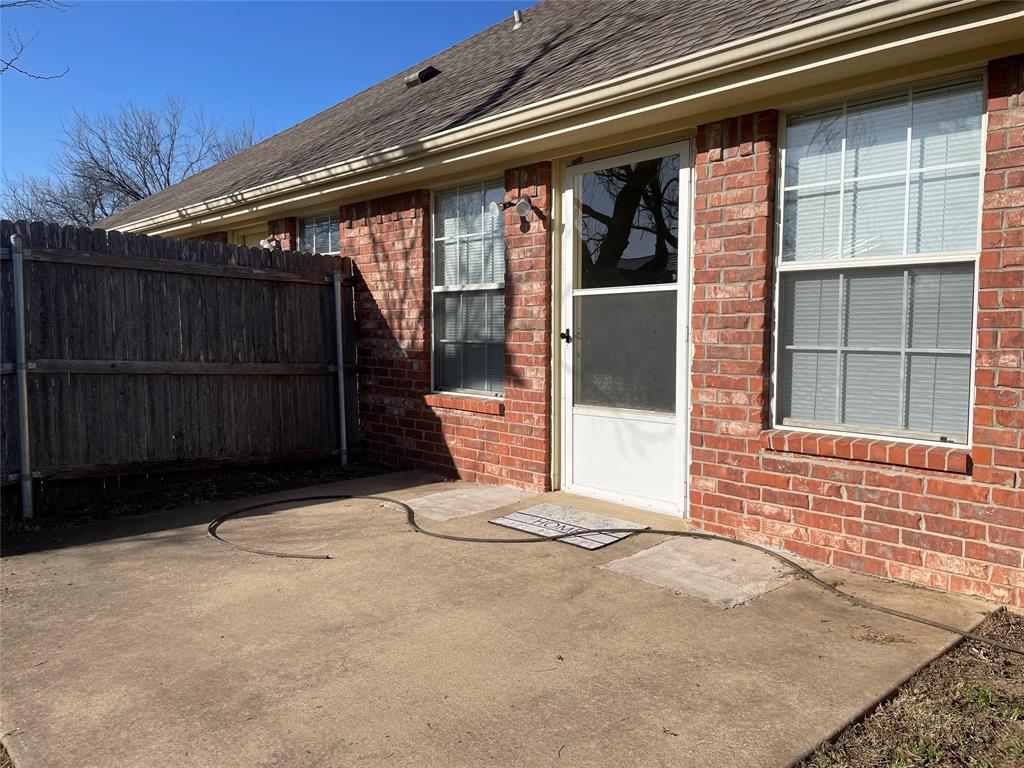 207 Roeser Street Property Photo 36