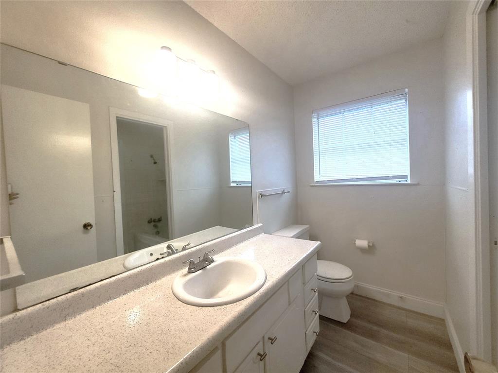 6605 Park Place Drive D Property Photo 7