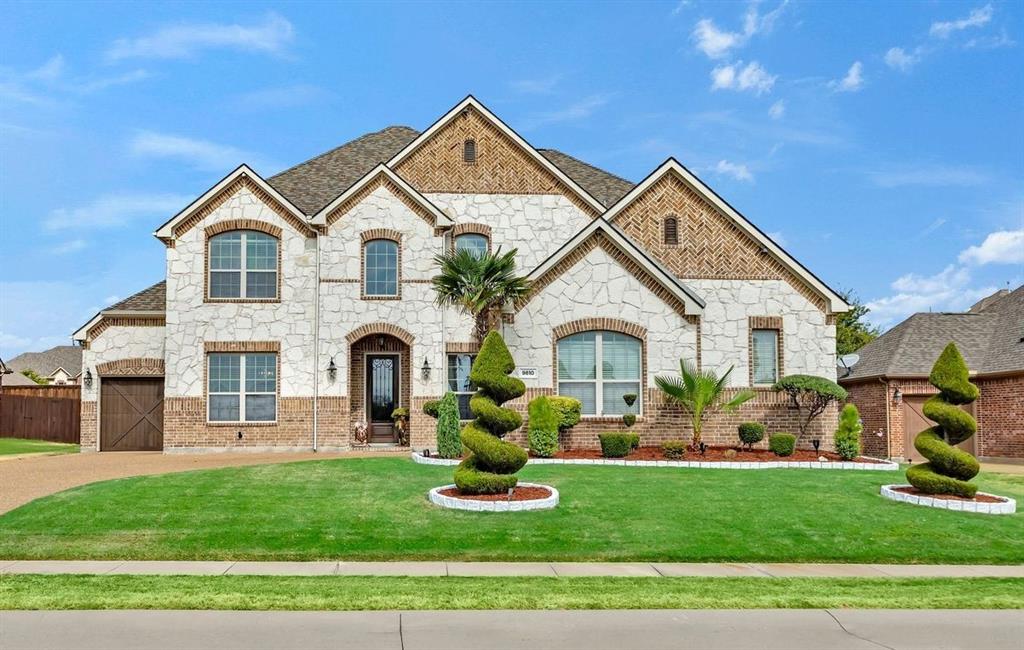 9810 Clubhouse Circle Property Photo 1