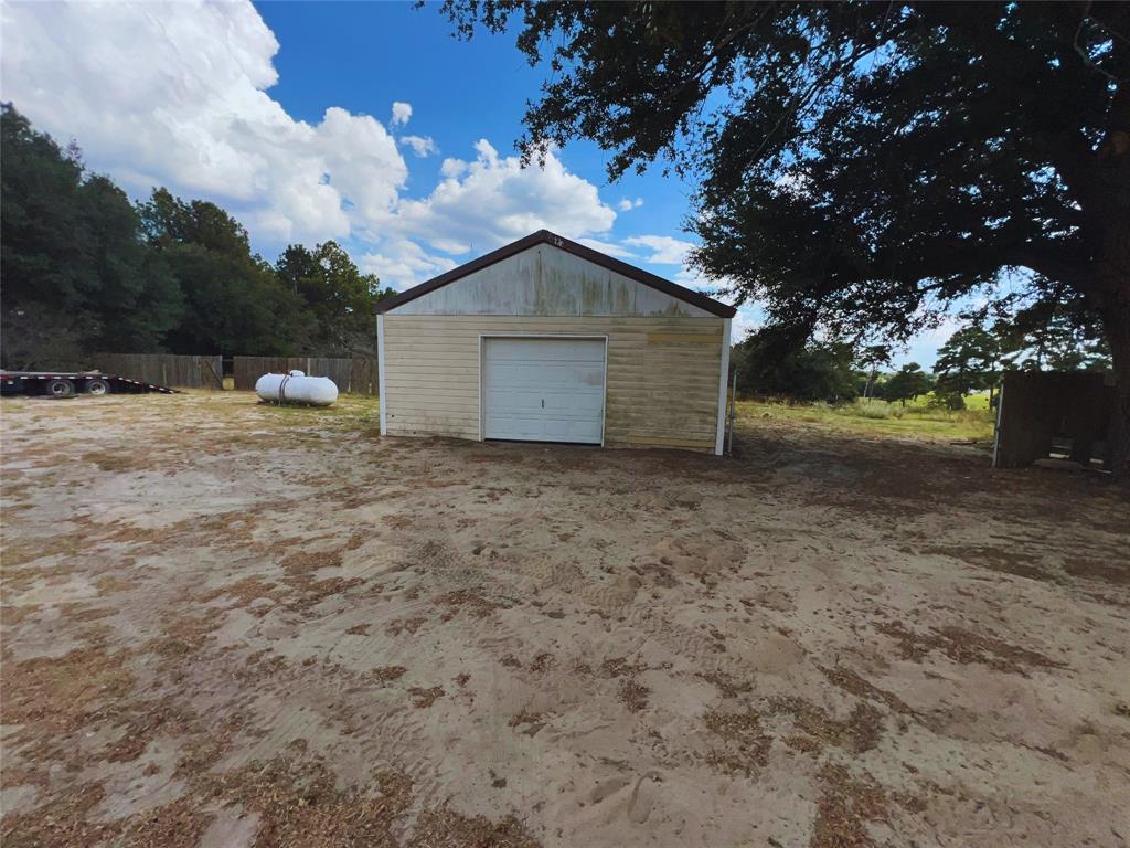 23211 Fm 1995 Property Photo 40