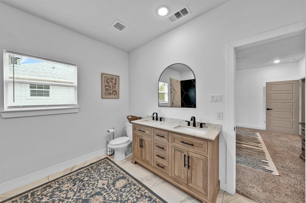 1024 Jackson Street Property Photo 18