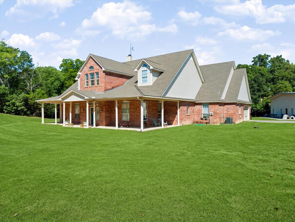 6747 County Road 424 Property Photo 2