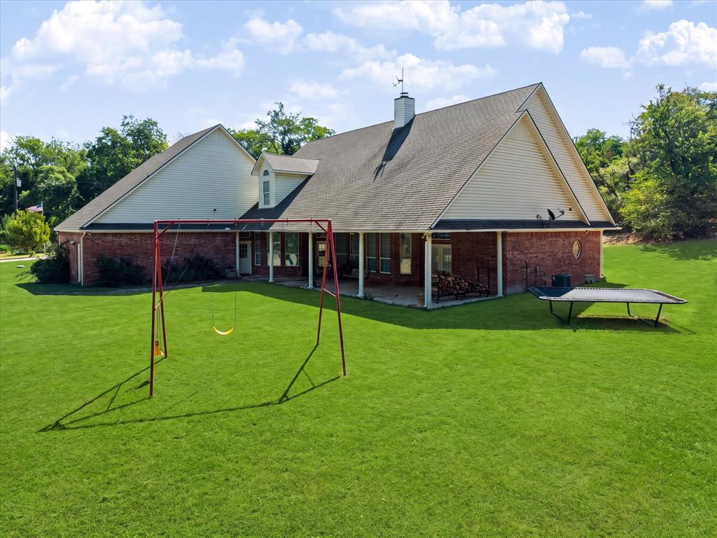 6747 County Road 424 Property Photo 4